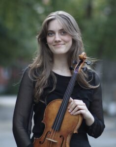 Portrait of violist Celia Morin