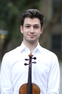 Portrait of violinist Jérôme Chiasson